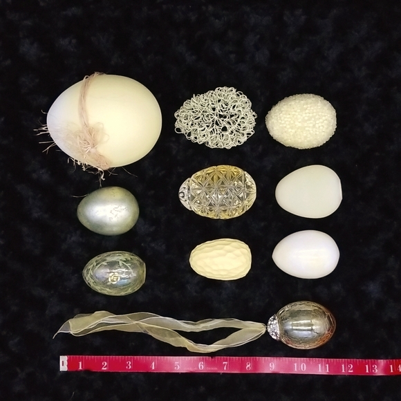 2 Decorative Wood Spring Baskets with 18 Decorative Eggs 5 Chicks & 1 Eggholder - Picture 5 of 15